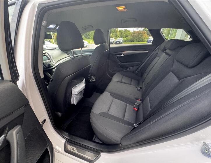 Hyundai i40 13