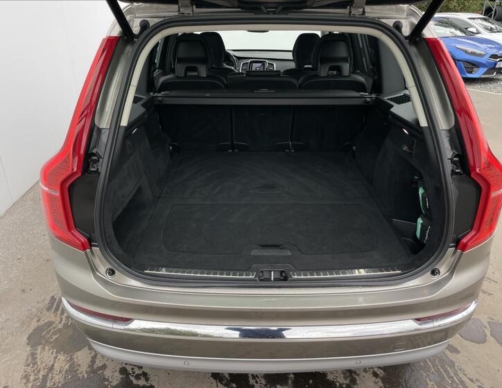 Volvo XC90 23
