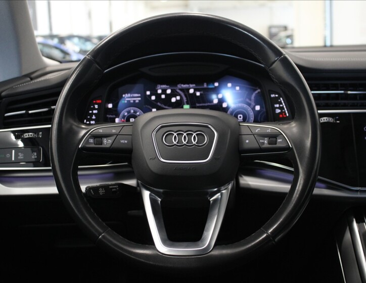 Audi Q7 10