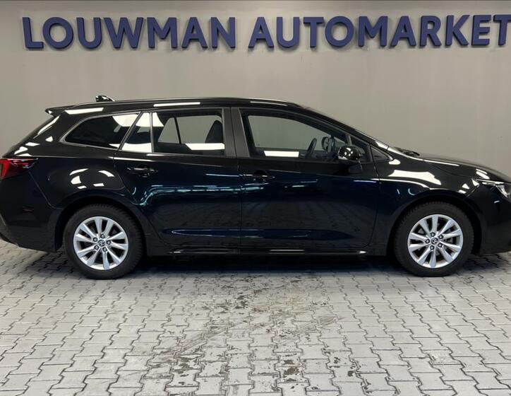 Toyota Corolla 16