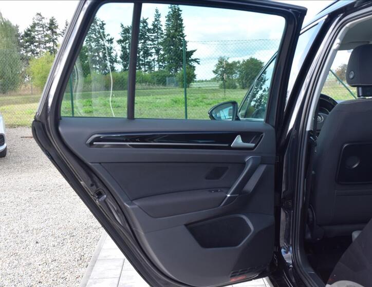 Volkswagen Golf Sportsvan 27