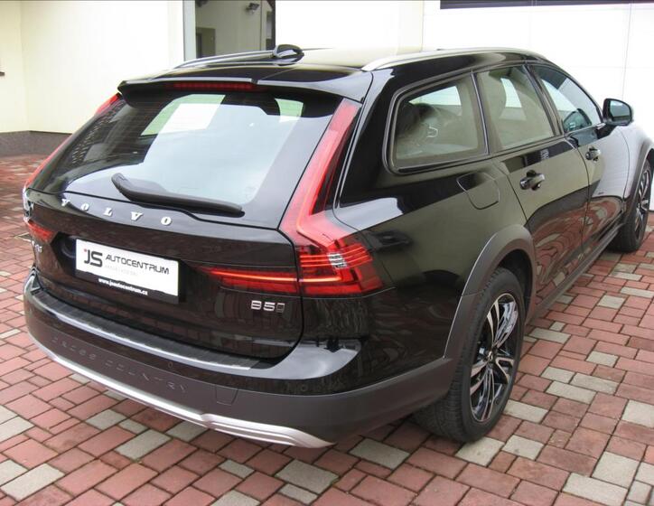Volvo V90 7