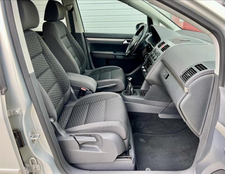 Volkswagen Touran 21