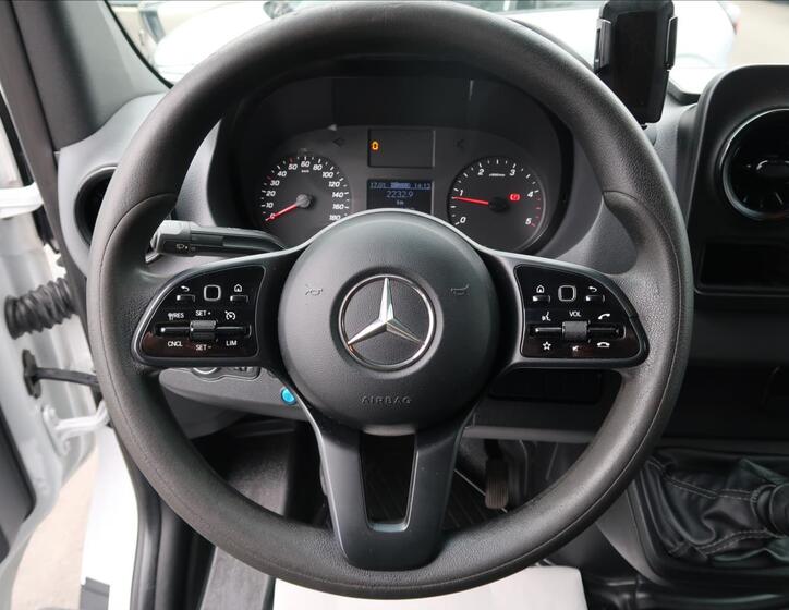 Mercedes-Benz Sprinter 16