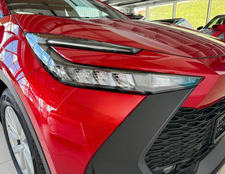 Toyota C-HR 4