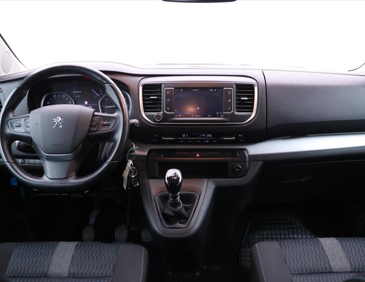 Peugeot Traveller 27