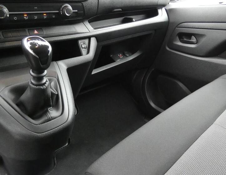Toyota ProAce 6