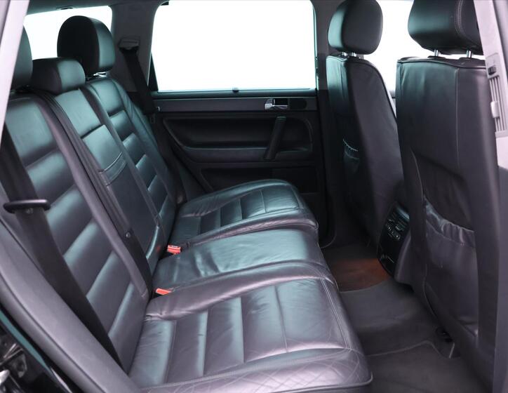 Volkswagen Touareg 15