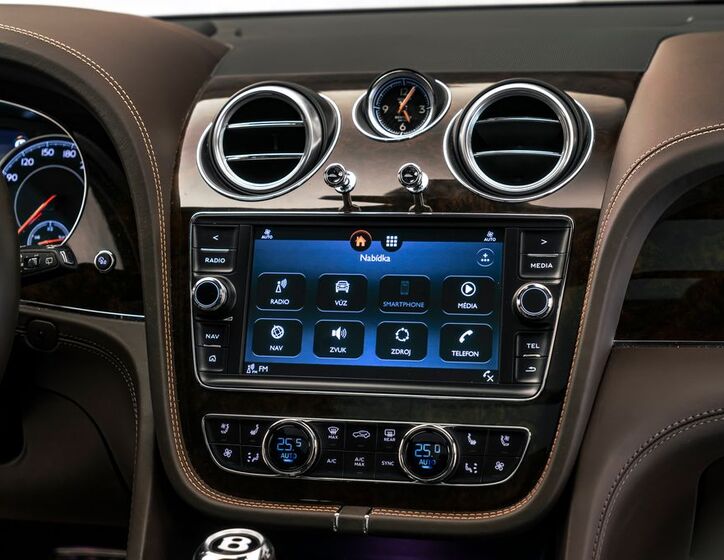 Bentley Bentayga 18