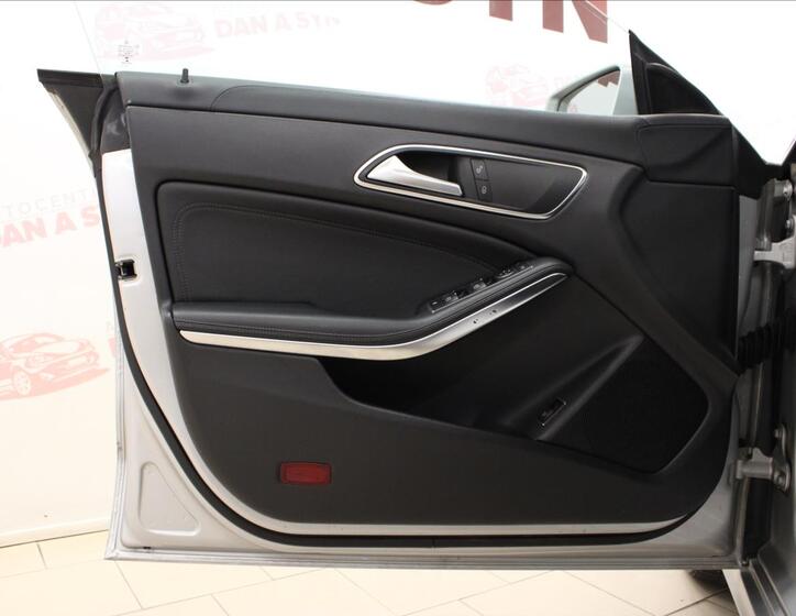 Mercedes-Benz CLA 9