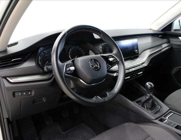 Škoda Octavia 10