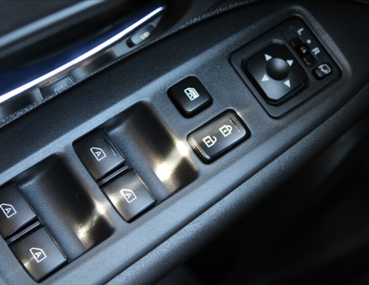 Mitsubishi Outlander 23