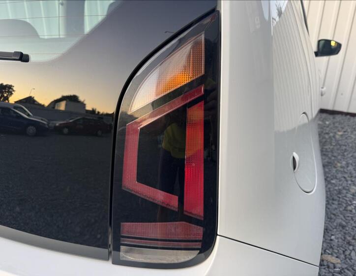 Volkswagen up! 16