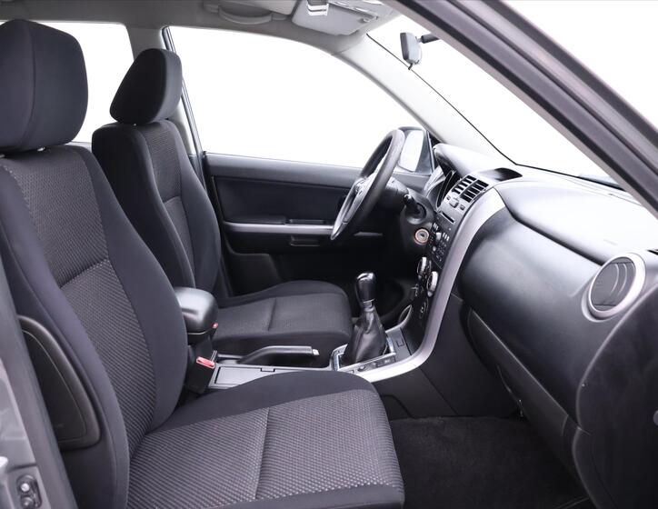 Suzuki Grand Vitara 10