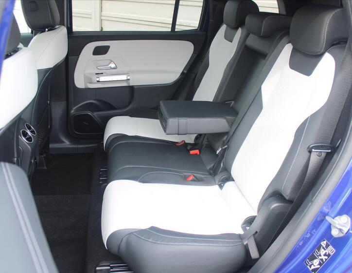 Mercedes-Benz GLB 11