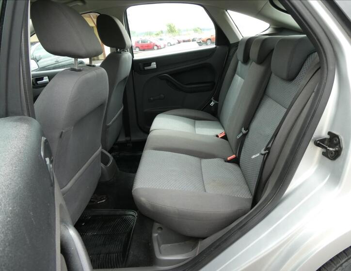 Ford Focus 16