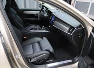 Volvo V90 11