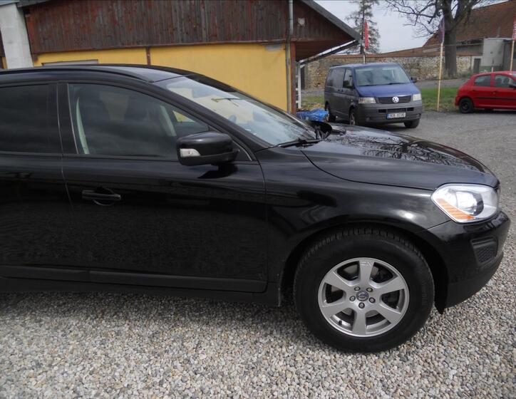 Volvo XC60 4