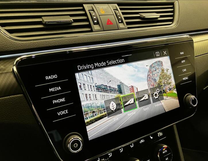 Škoda Superb 9