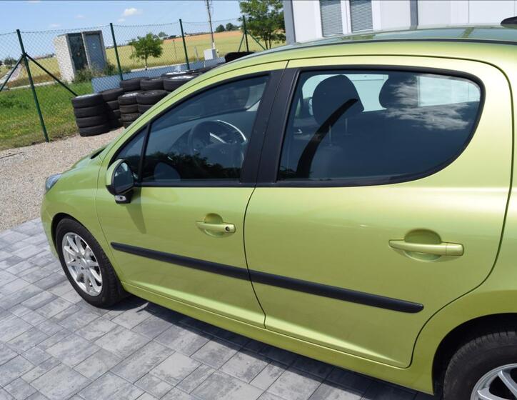 Peugeot 207 10
