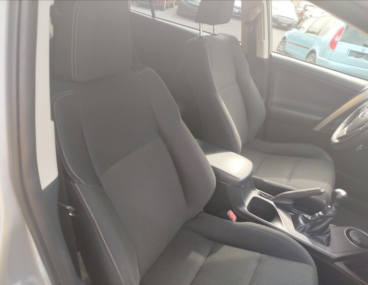 Toyota RAV4 29