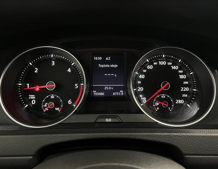 Volkswagen Golf 12