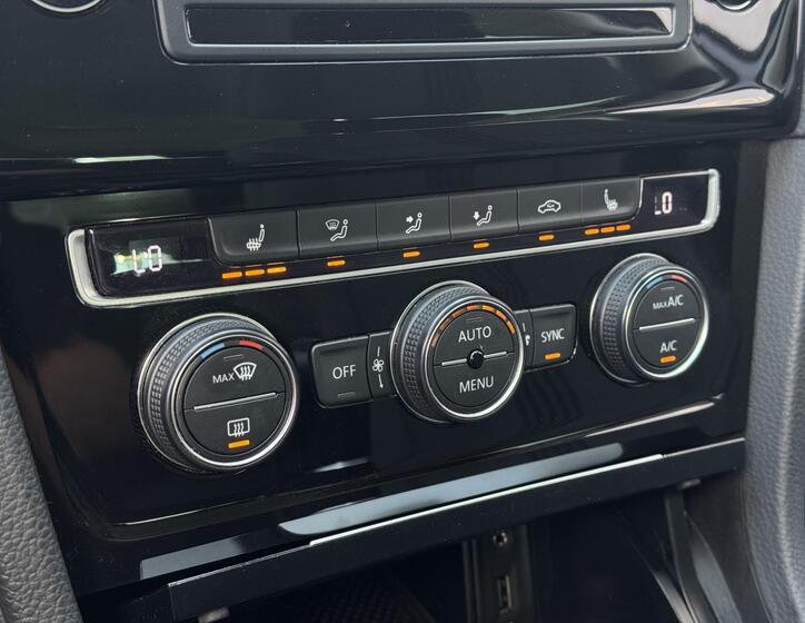 Volkswagen Golf 25