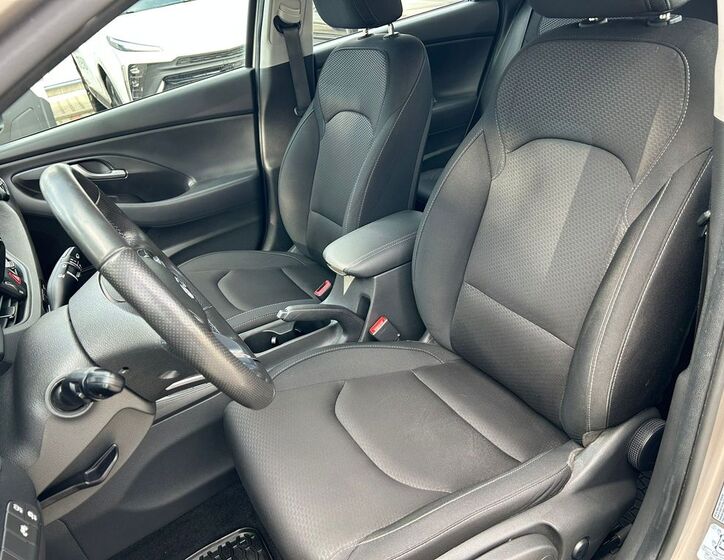 Hyundai i30 17