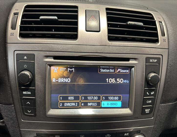 Toyota Avensis 23