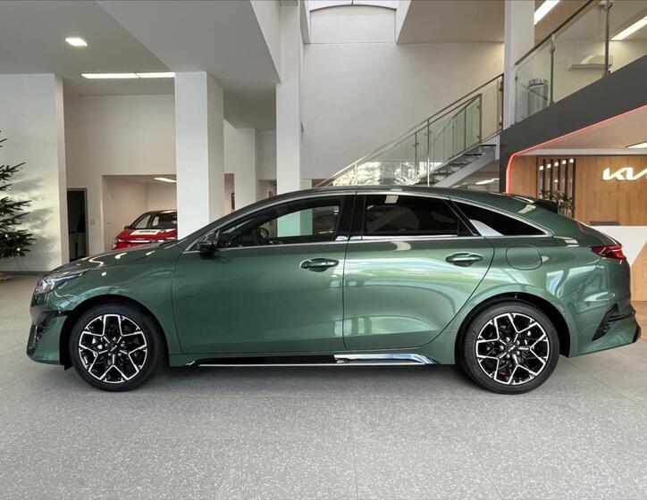 KIA ProCeed 8