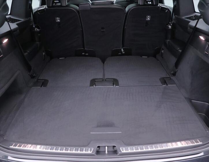 Volvo XC90 10