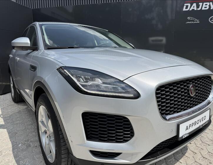 Jaguar E-Pace 17
