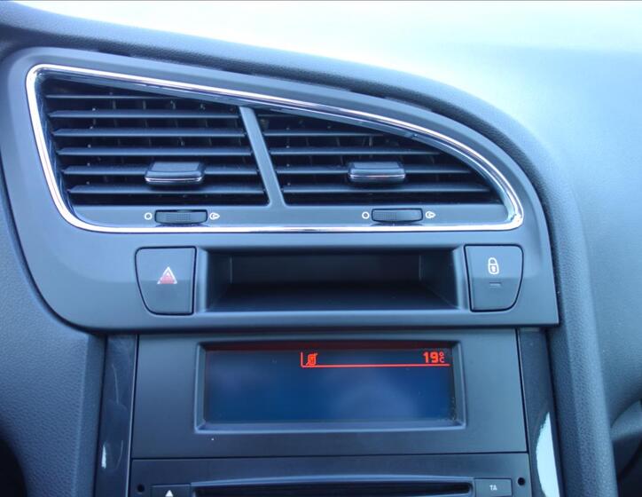 Peugeot 5008 22