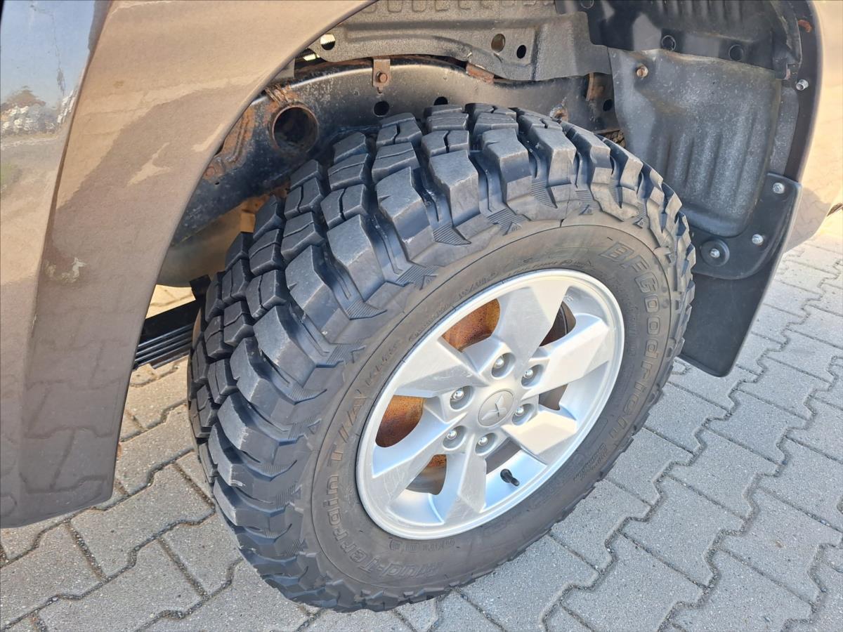Mitsubishi L200