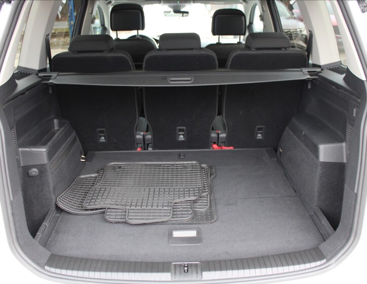 Volkswagen Touran 36