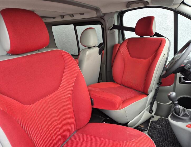 Opel Vivaro 21