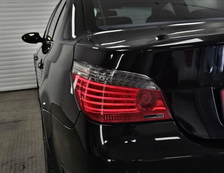 BMW M5 35