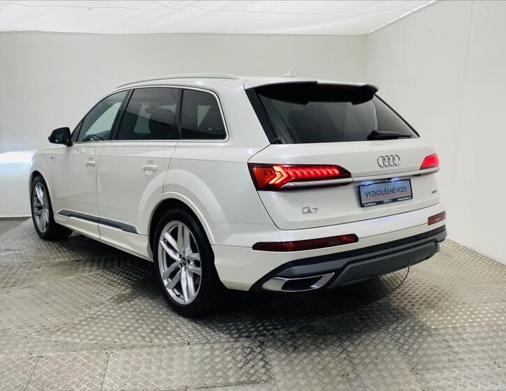 Audi Q7 30