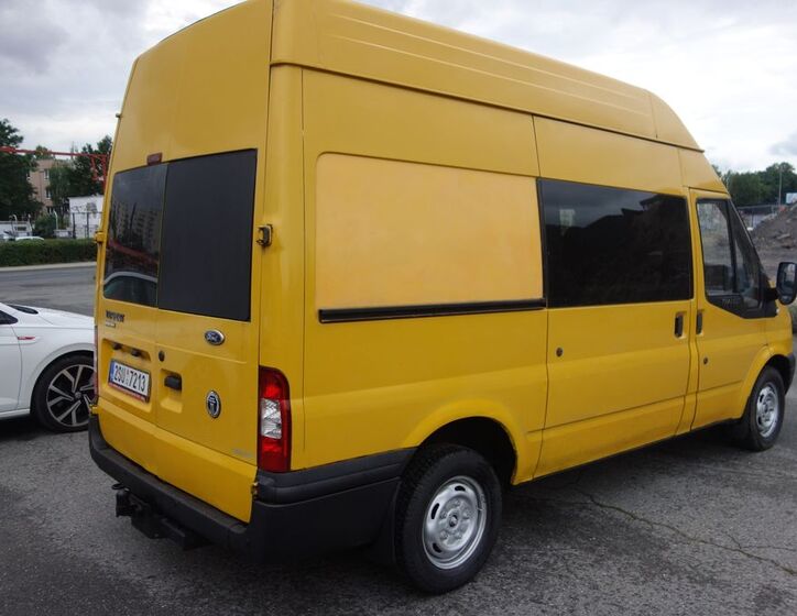 Ford Transit 9