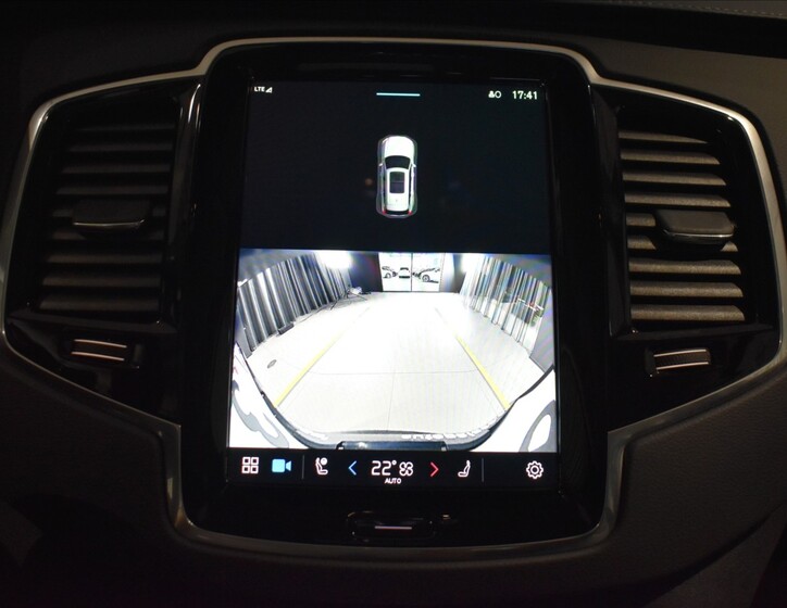Volvo XC90 24