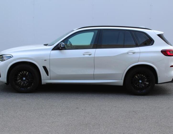 BMW X5 8