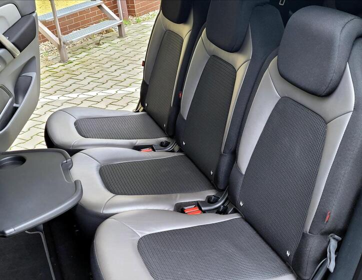 Citroën Grand C4 Picasso 17