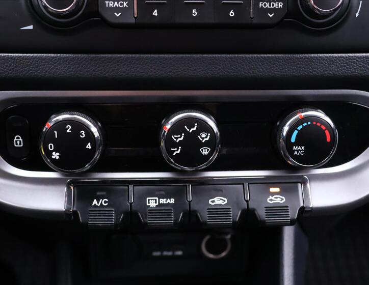 KIA Rio 19