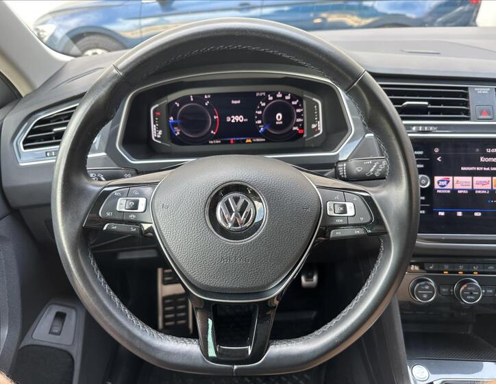 Volkswagen Tiguan 9