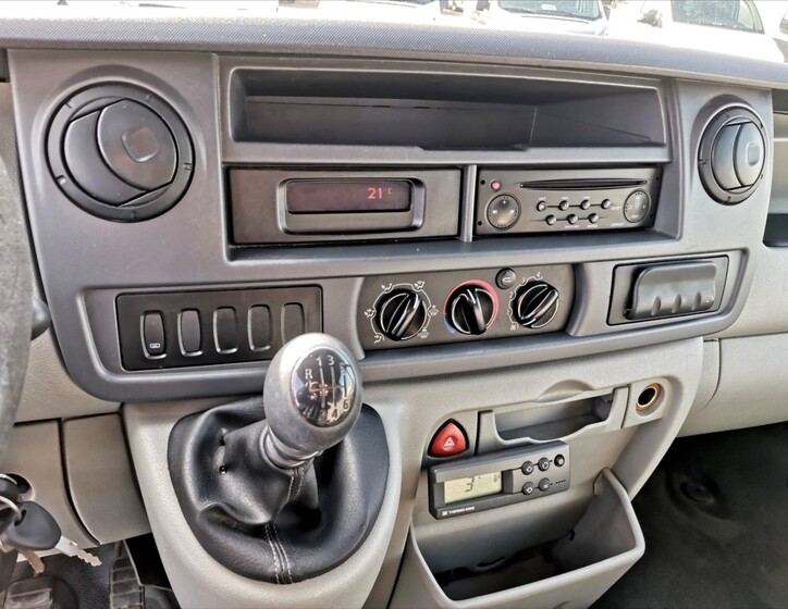 Renault Master 9