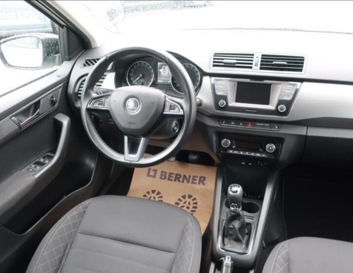 Škoda Fabia 16