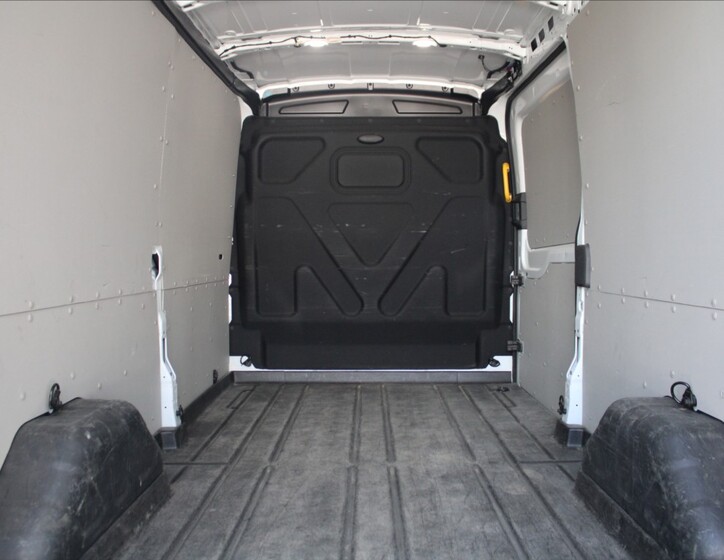 Ford Transit 18