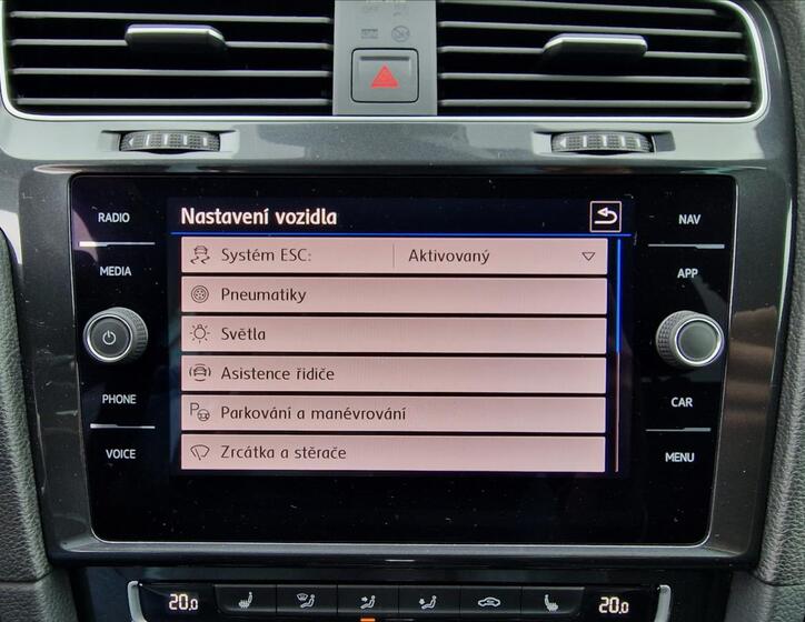 Volkswagen Golf 32