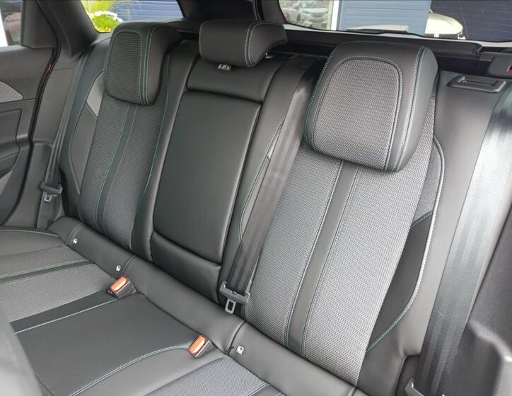 Peugeot 308 5