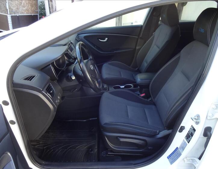 Hyundai i30 16